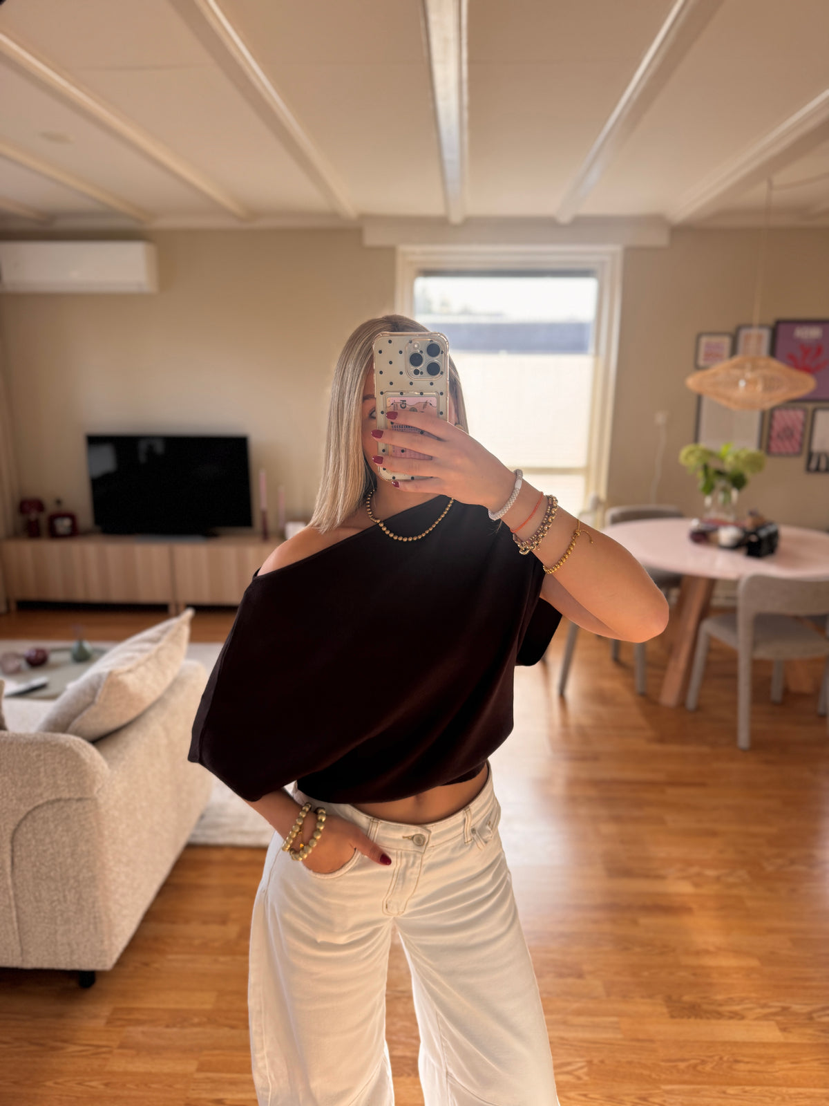 Vera one shoulder top - chocolade bruin