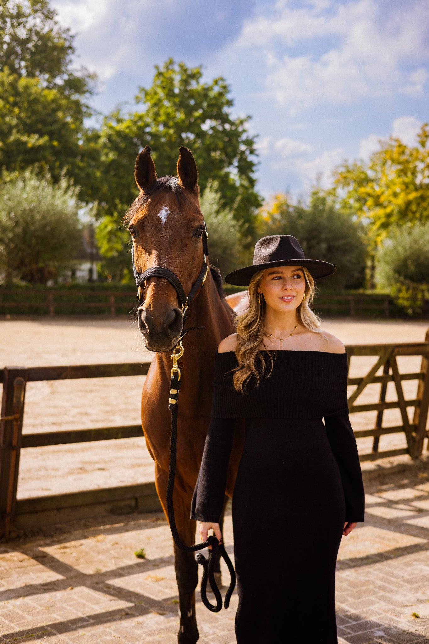 Offshoulder dress - black