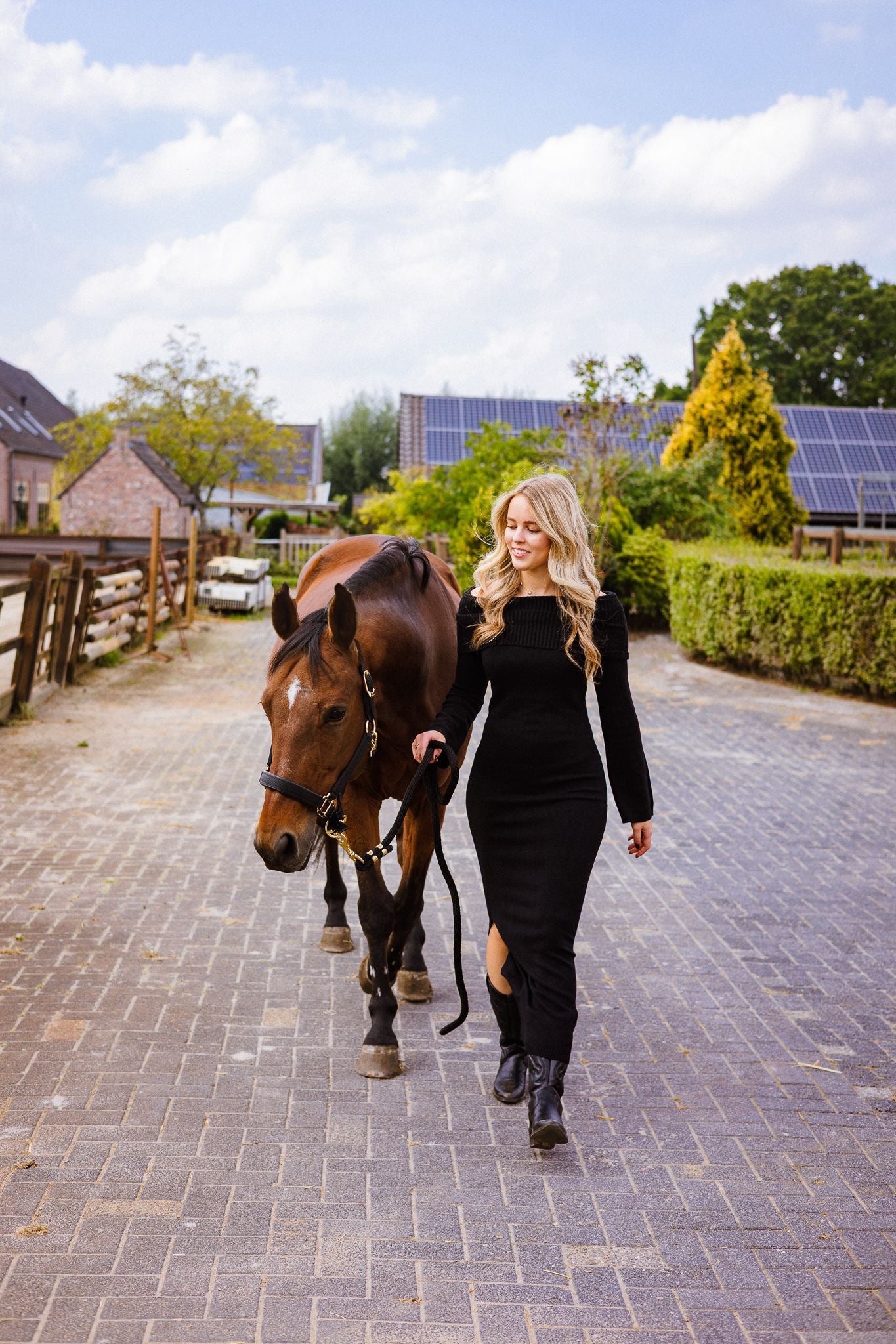 Offshoulder dress - black
