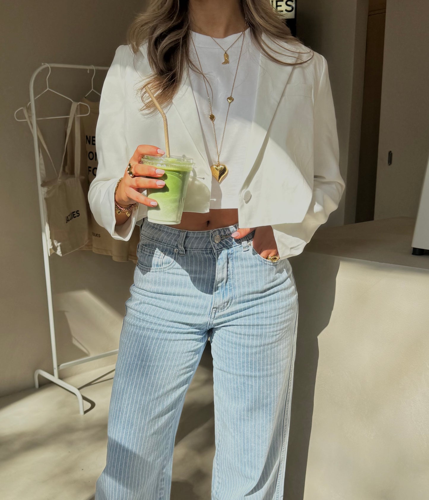 Grace cropped blazer - white
