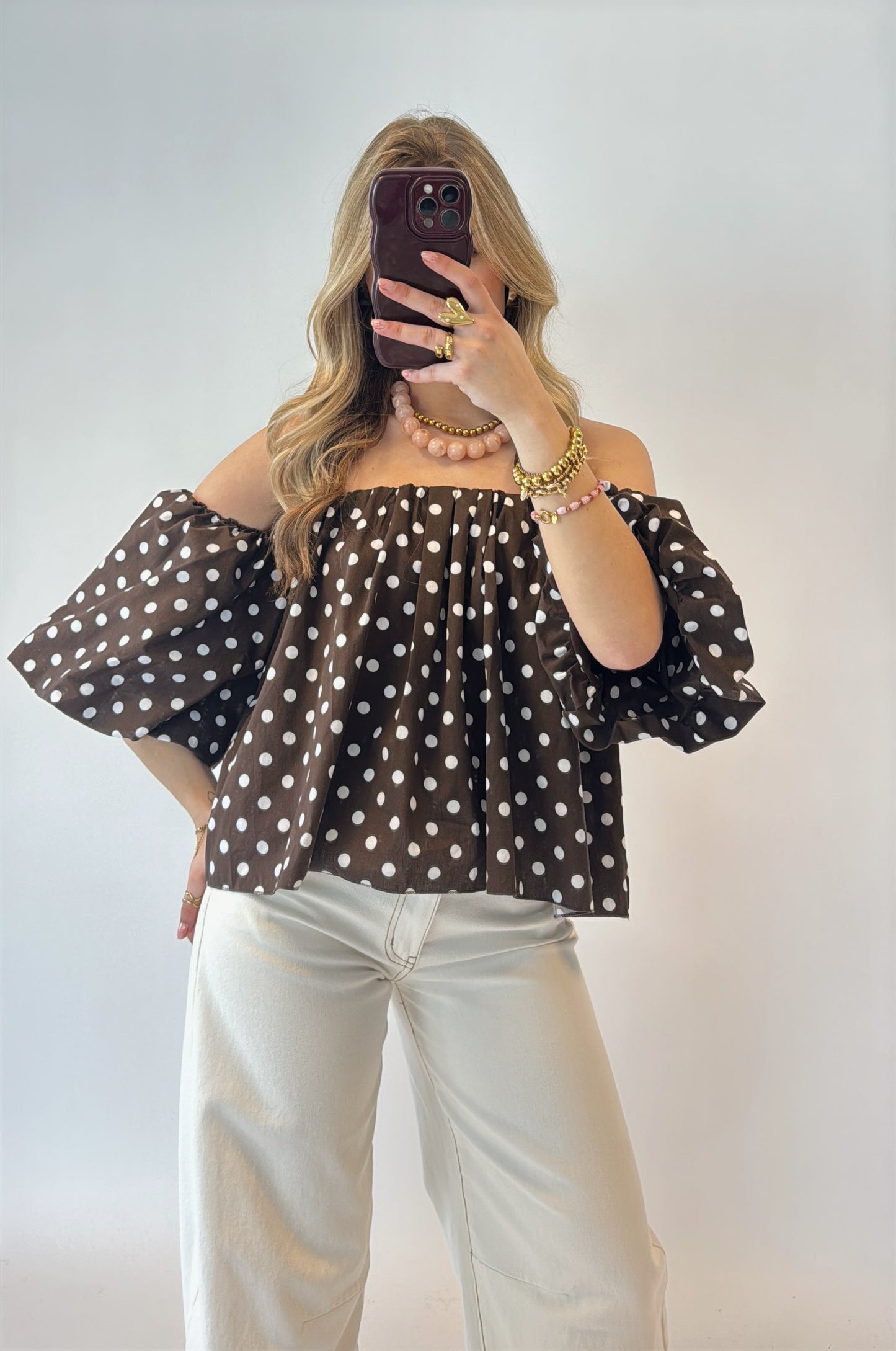 Off-shoulder polka dot top - bruin