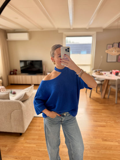 Cut out shoulder knit - cobalt blauw