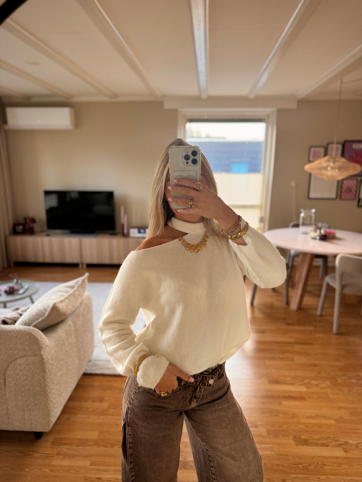 Cut out shoulder knit long - wit