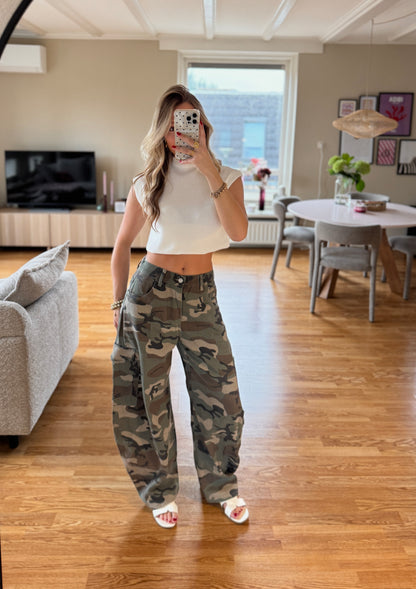 Camo balloon jeans