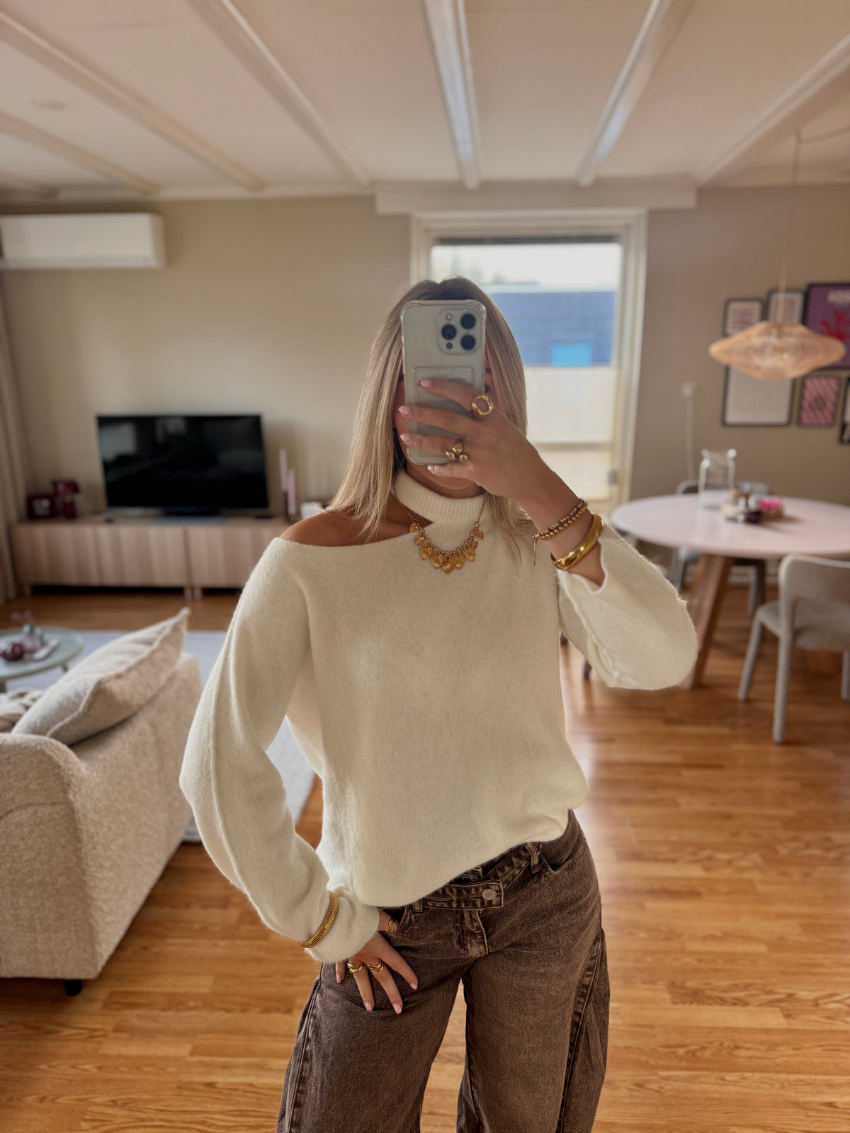Cut out shoulder knit long - wit