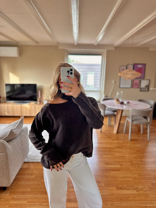 Cut out shoulder knit long- bruin