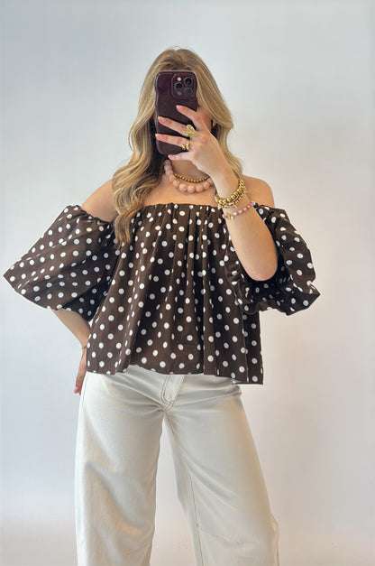 Off-shoulder polka dot top - bruin