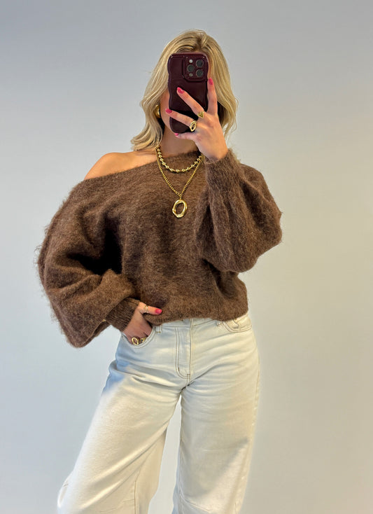 Quinty offshoulder knit - bruin