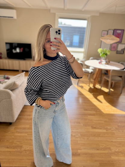 Striped cut out shoulder knit - navy