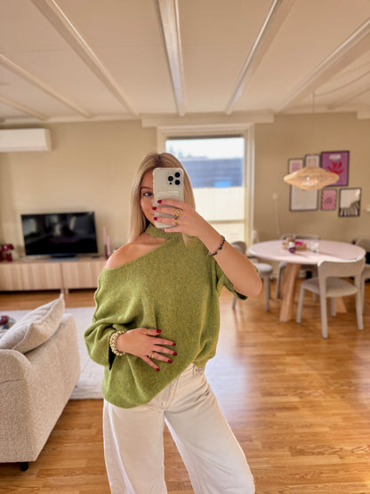 Cut out shoulder knit - appeltjesgroen