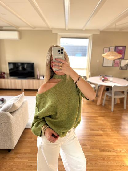Cut out shoulder knit - appeltjesgroen