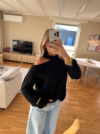 Cut out shoulder knit long - zwart